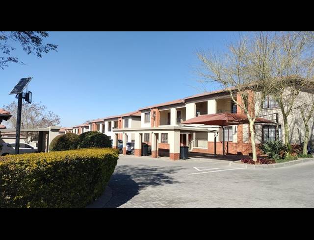 2 BEDROOM TOWNHOUSE FOR SALE IN NOORDWYK